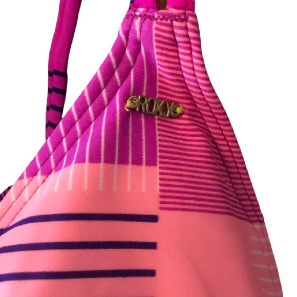 Roxy Pink Purple Bikini Top Size M EUC - Picture 2 of 5